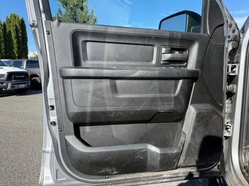 Used 2022 RAM 2500 Tradesman w/ Chrome Appearance Group AWD/4WD image 9