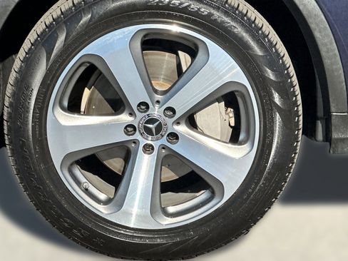 Used 2019 Mercedes-Benz GLC 300 4MATIC image 11