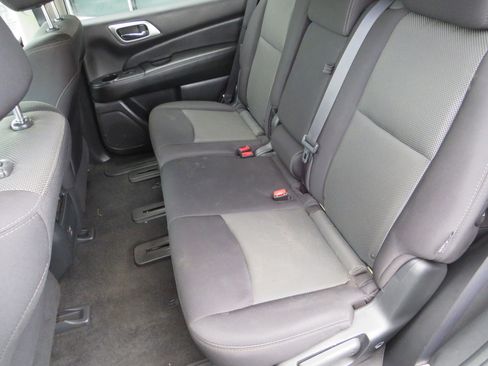 Used 2018 Nissan Pathfinder SV w/ SV All Weather Package image 43