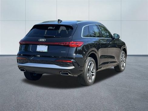 Used 2025 Audi Q5 Premium Plus w/ Premium Plus AWD/4WD image 6