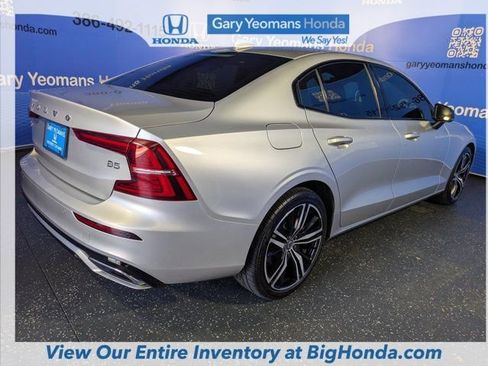 Used 2022 Volvo S60 B5 R-Design w/ Advanced Package image 4
