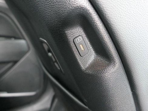 Used 2023 Kia Sportage EX image 25