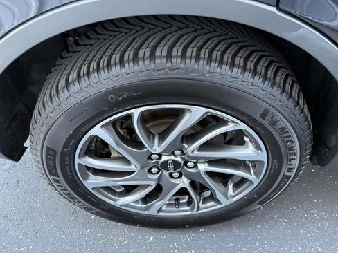 Used 2022 Lincoln Corsair AWD w/ Equipment Group 101A image 7