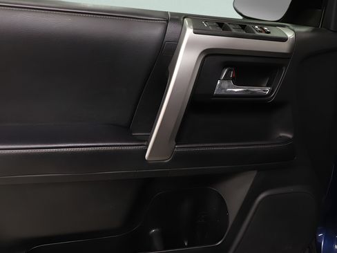 Used 2021 Toyota 4Runner SR5 Premium w/ Moonroof Package AWD/4WD image 17