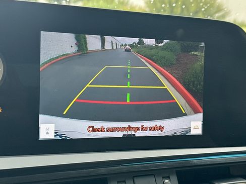 Certified 2023 Lexus ES 350 w/ Premium Package image 24