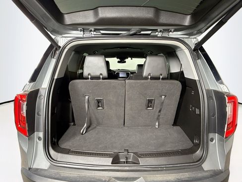 Used 2023 GMC Acadia SLT image 34