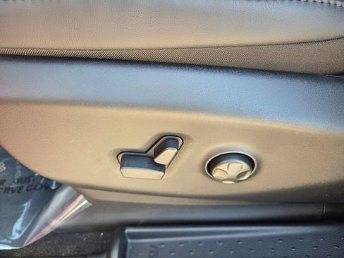 New 2026 Chrysler Pacifica Select image 4