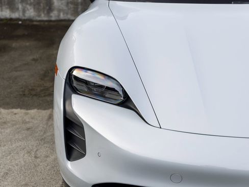 Certified 2023 Porsche Taycan GTS image 17