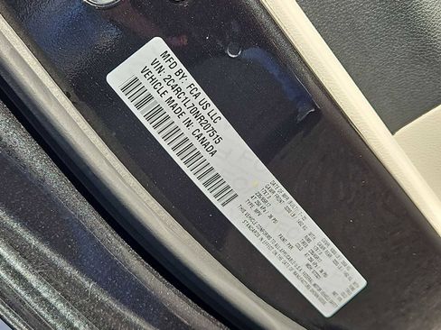 Used 2022 Chrysler Pacifica Touring-L image 51