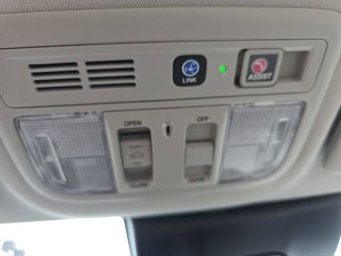 Used 2019 Honda Insight Touring image 27