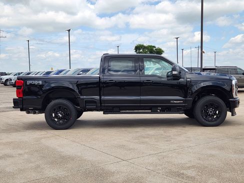 New 2026 Ford F250 Lariat w/ Black Appearance Package AWD/4WD image 7