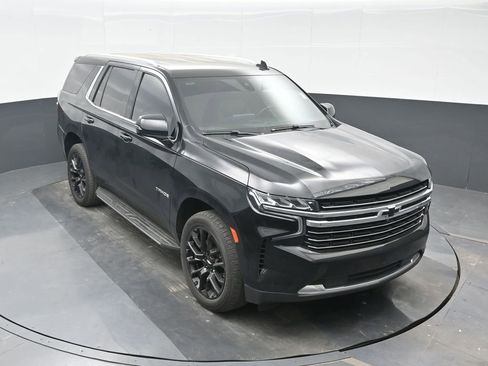 Used 2022 Chevrolet Tahoe LT w/ Luxury Package image 24
