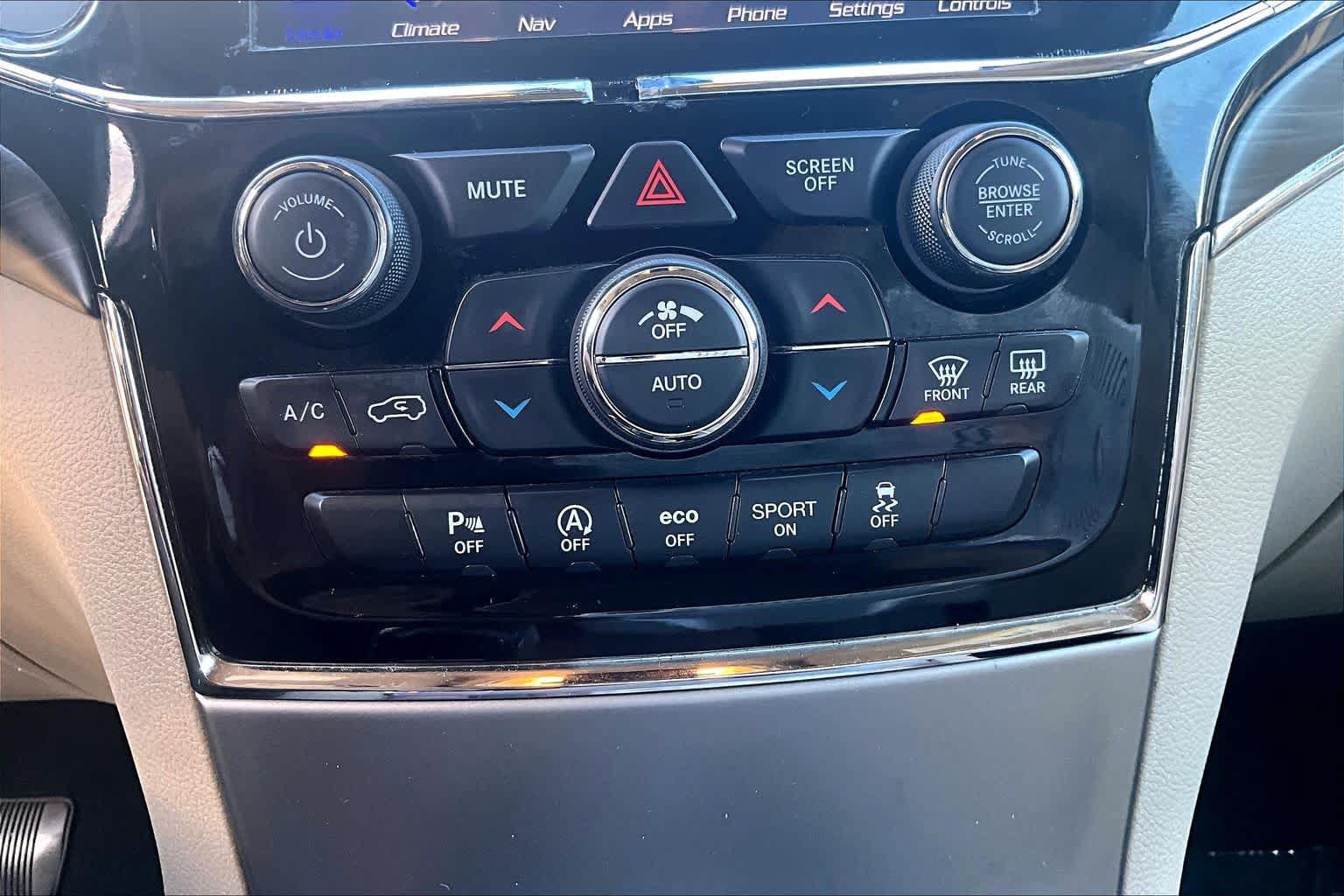 Used 2020 Jeep Grand Cherokee Limited RWD image 34