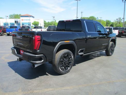 Used 2024 GMC Sierra 2500 Denali w/ Denali Reserve Package AWD/4WD image 6