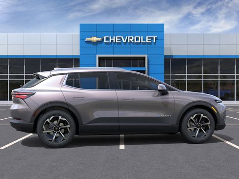 New 2026 Chevrolet Equinox EV LT image 29