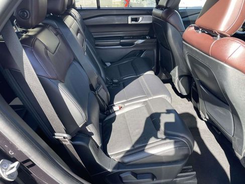 Used 2020 Ford Explorer Platinum image 45
