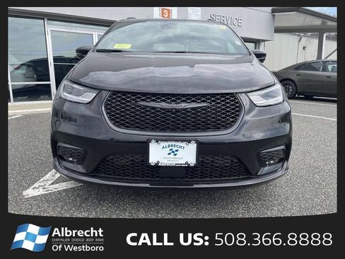 New 2026 Chrysler Pacifica Limited w/ S Appearance Package AWD/4WD image 8