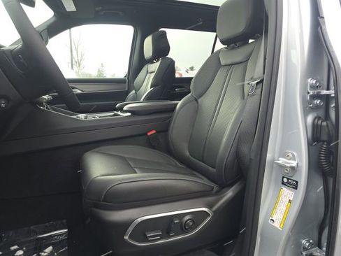 New 2026 Jeep Grand Wagoneer Limited image 9