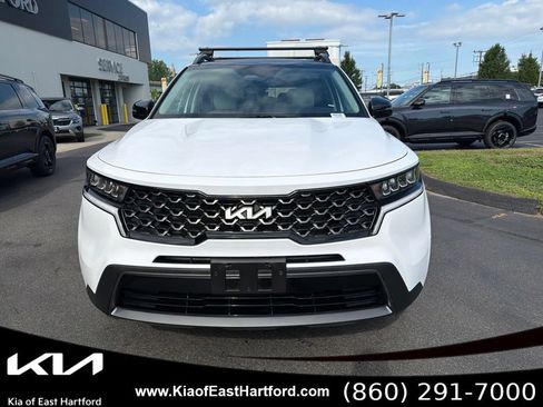 Used 2023 Kia Sorento S w/ Panoramic Sunroof Package AWD/4WD image 4