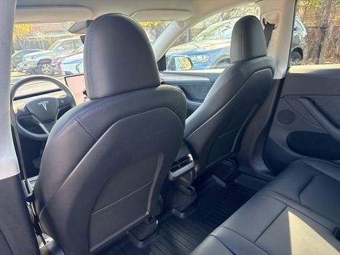 Used 2024 Tesla Model Y Long Range AWD/4WD image 22