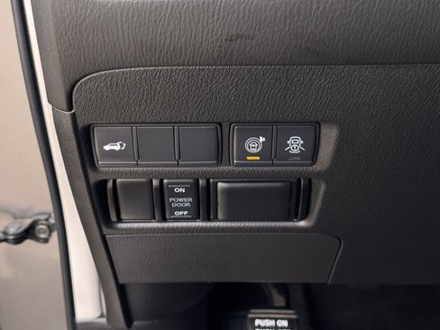 Used 2020 Nissan Armada SL w/ Premium Package image 24