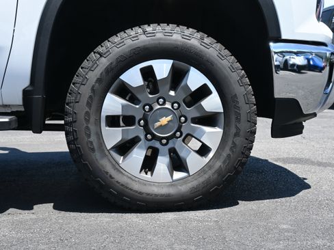 Used 2026 Chevrolet Silverado 2500 LT w/ Safety Package AWD/4WD image 13
