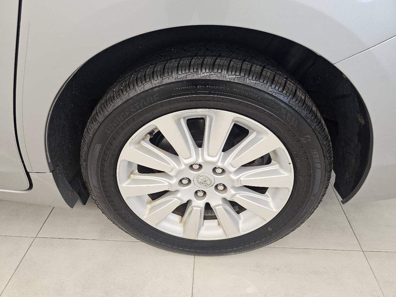 Used 2014 Toyota Sienna XLE AWD/4WD image 29