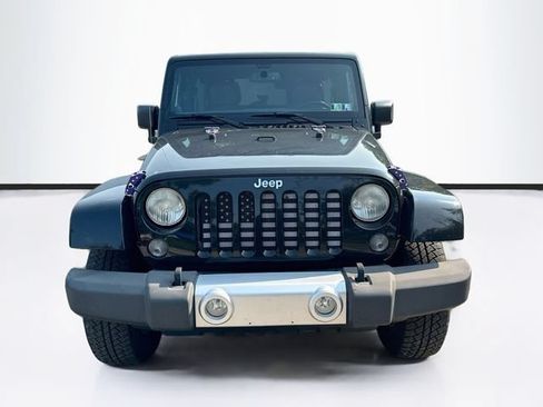 Used 2014 Jeep Wrangler Unlimited Sahara w/ Max Tow Package AWD/4WD image 2