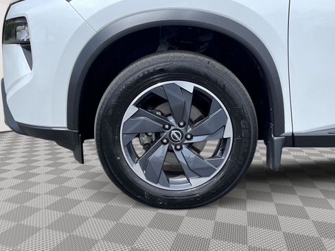 Certified 2024 Nissan Rogue SV AWD/4WD image 9