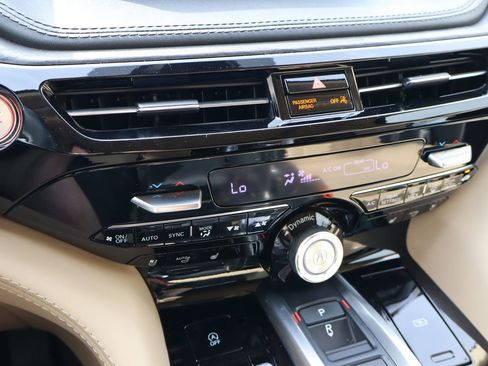 Used 2022 Acura MDX SH-AWD w/ Advance Package image 29