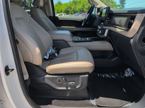 Certified 2024 Ford Expedition Limited AWD/4WD image 15