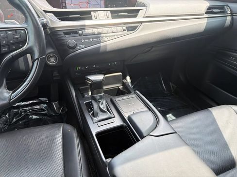 Used 2019 Lexus ES 350 w/ Premium Package FWD image 16
