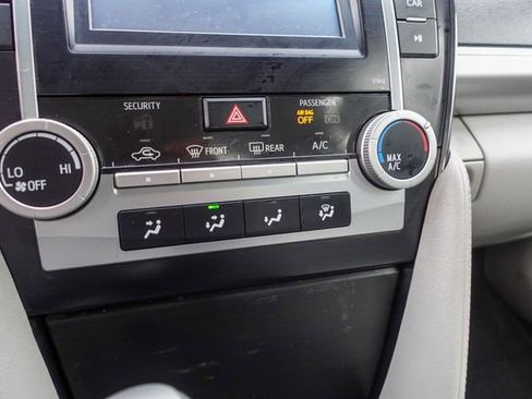 Used 2012 Toyota Camry LE image 20