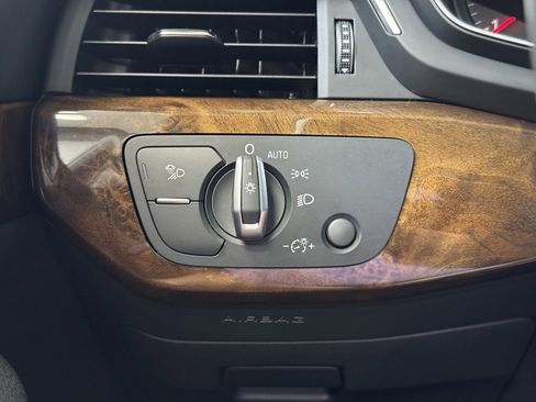 Used 2019 Audi A4 2.0T Premium w/ Convenience Package image 29