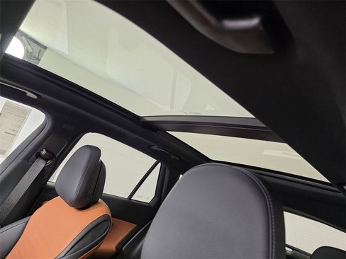 New 2026 Mercedes-Benz GLC 300 image 9