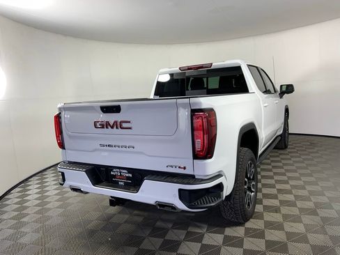 Used 2025 GMC Sierra 1500 AT4 w/ Technology Package AWD/4WD image 3