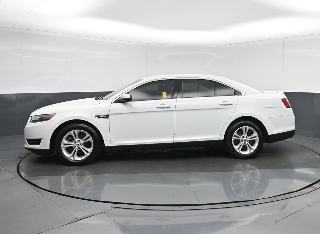 Used 2018 Ford Taurus SEL FWD image 4