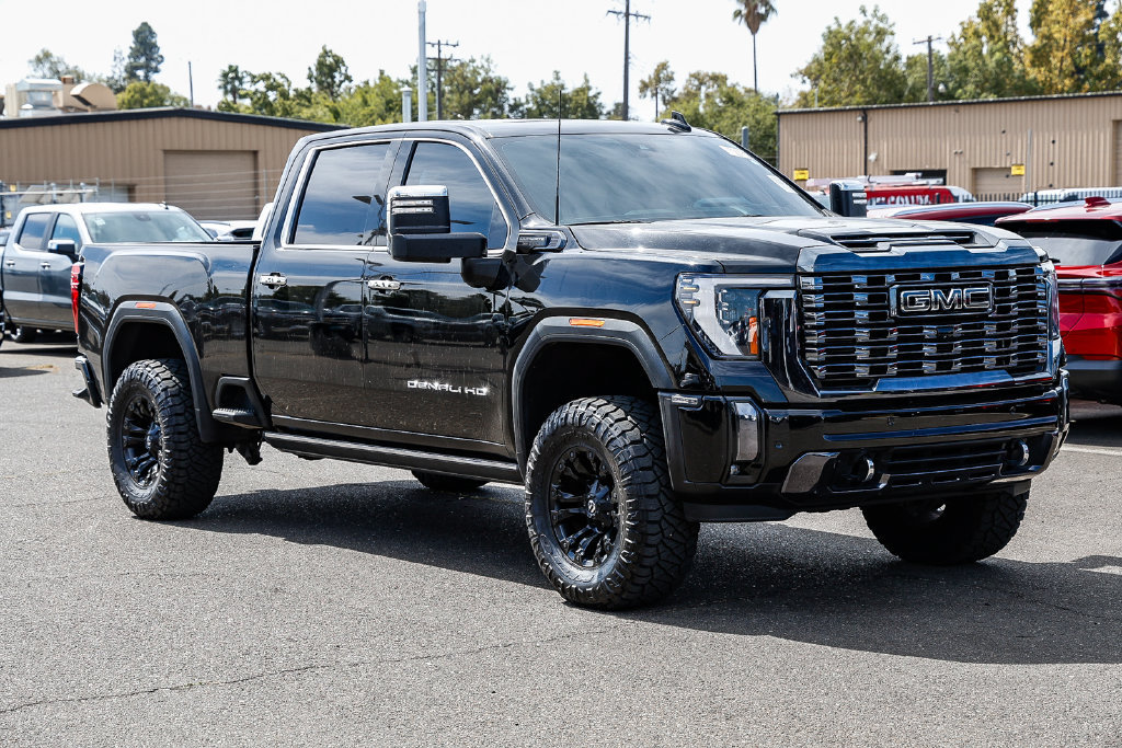 Used 2024 GMC Sierra 2500 Denali Ultimate AWD/4WD image 5