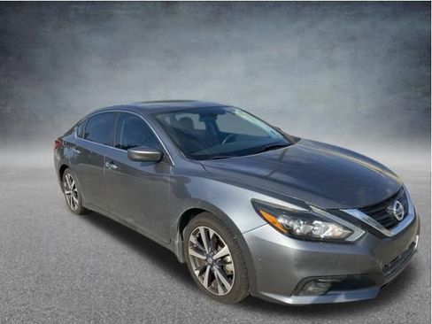 Used 2017 Nissan Altima 2.5 SR FWD image 9