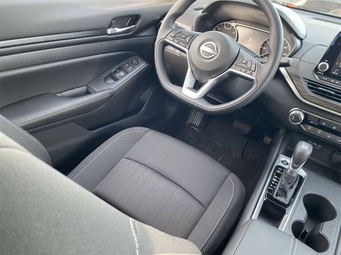 New 2025 Nissan Altima 2.5 SV image 15