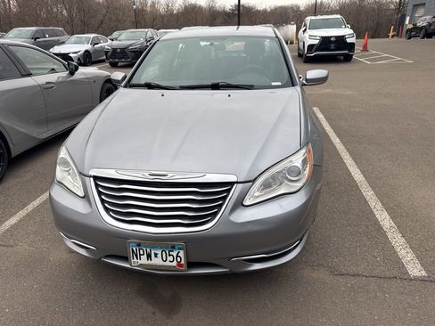 Used 2013 Chrysler 200 LX image 2