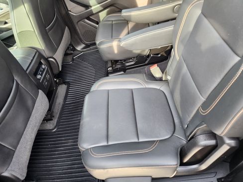 Used 2019 Chevrolet Traverse LT w/ LT Premium Package image 15