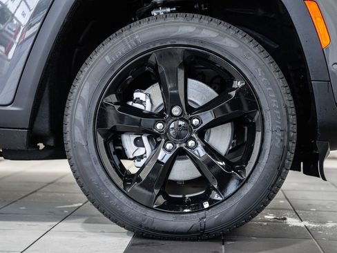 New 2025 Jeep Grand Cherokee L Limited w/ Luxury Tech Group II image 18