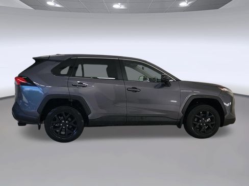 Used 2024 Toyota RAV4 LE FWD image 6