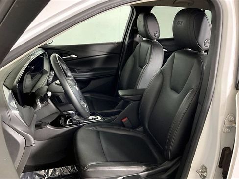 Used 2024 Buick Encore GX Sport Touring AWD/4WD image 21