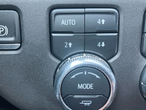 Used 2024 GMC Sierra 1500 SLT w/ SLT Premium Plus Package AWD/4WD image 15