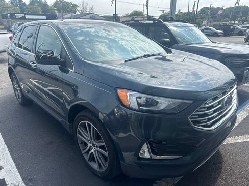 Used 2019 Ford Edge Titanium w/ Cold Weather Package AWD/4WD image 4