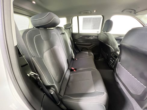 Used 2023 Jeep Grand Cherokee Laredo w/ Luxury Tech Group I image 25