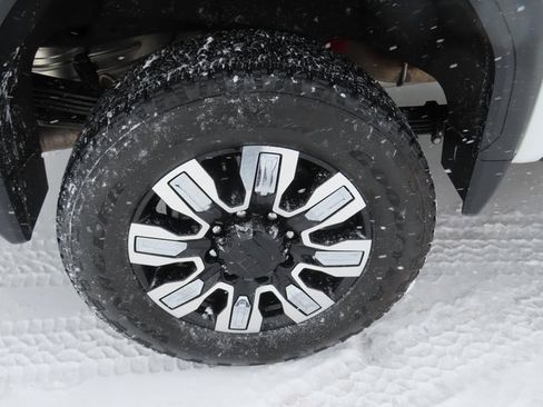 Used 2024 GMC Sierra 2500 Denali image 15