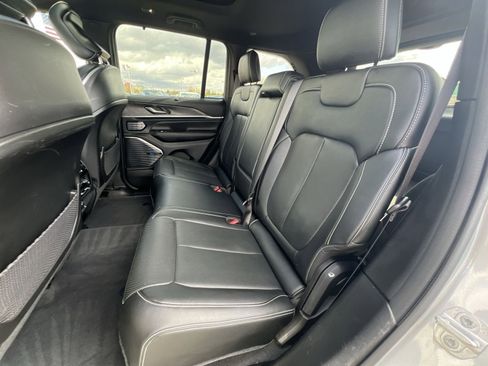 Used 2023 Jeep Grand Cherokee Overland w/ Adv Protech Group III image 25